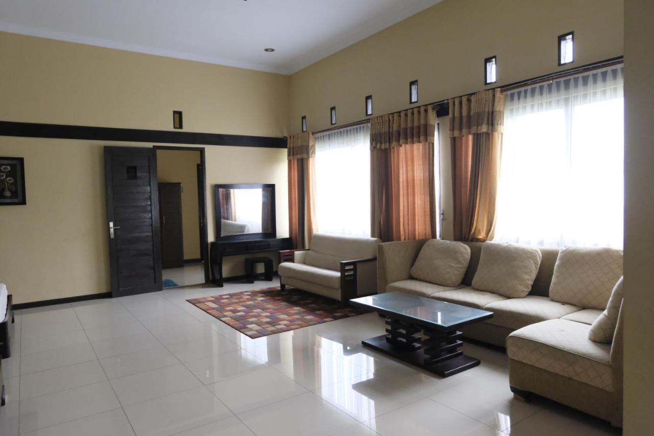 Sarireja Aldeoz Villa Ciater المظهر الخارجي الصورة