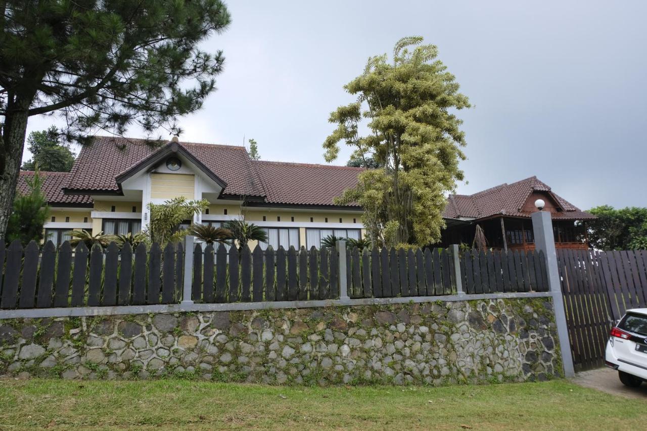Sarireja Aldeoz Villa Ciater المظهر الخارجي الصورة